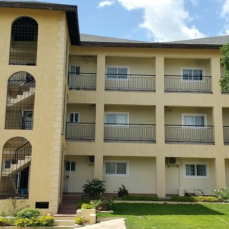New Kingston Guest Apartments @ Donhead Εξωτερικό φωτογραφία