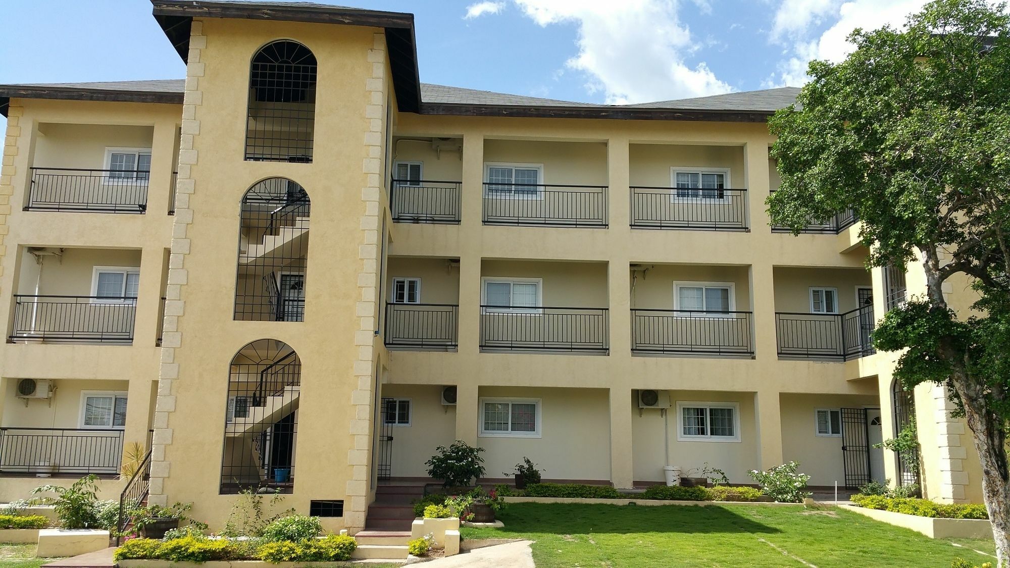 New Kingston Guest Apartments @ Donhead Εξωτερικό φωτογραφία